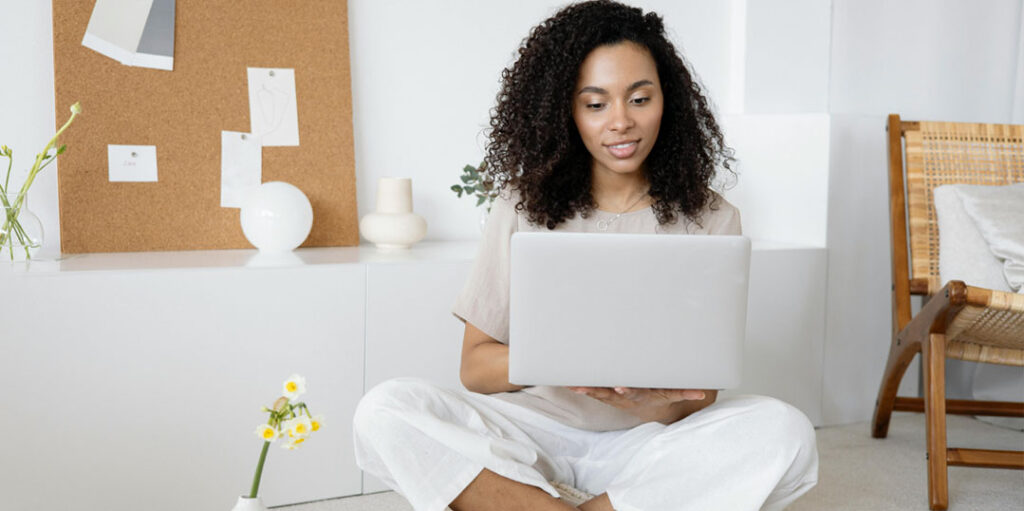 Pourquoi opter pour la formation en ligne entreprise au lieu du traditionnel présentiel ?