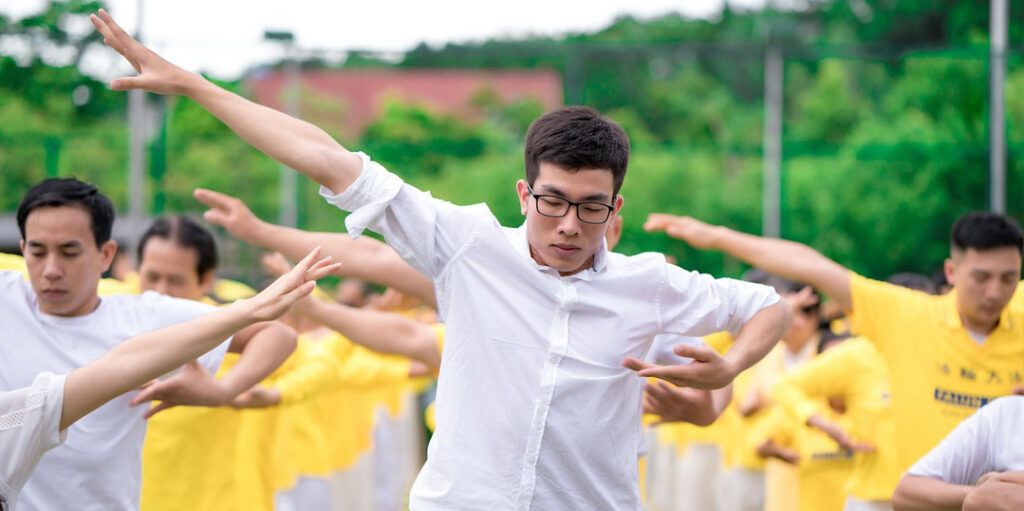 Pratique du Qi Gong en groupe et en plein air