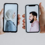 Comment améliorer sa communication interpersonnelle à l'heure où tout passe par son téléphone portable ?